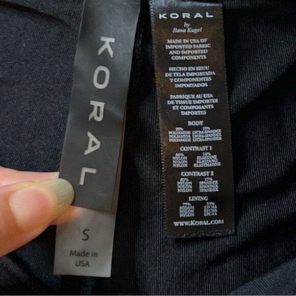 Revolve Koral Magnify Legging in Bloom Camouflage Size Small Mesh Pockets - Picture 8 of 9